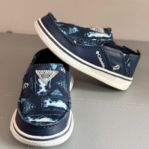 Like New!!! Columbia Kids Slip-On Sneakers in Blue. Size 8